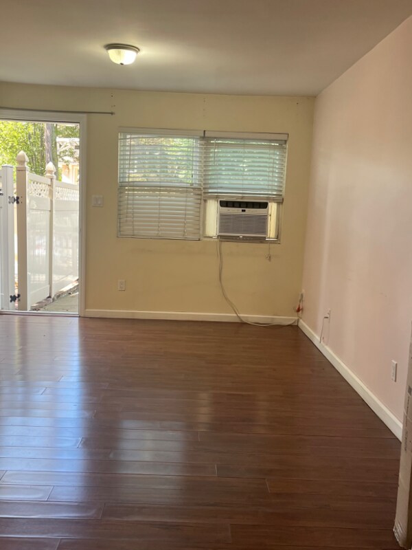 Primary Photo - 2630 Mill Ave