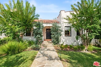 Building Photo - 348 N Citrus Ave