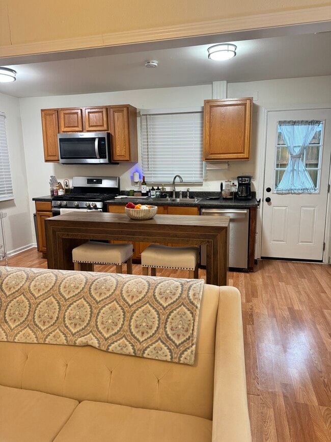 Building Photo - 212 Harrison Ave