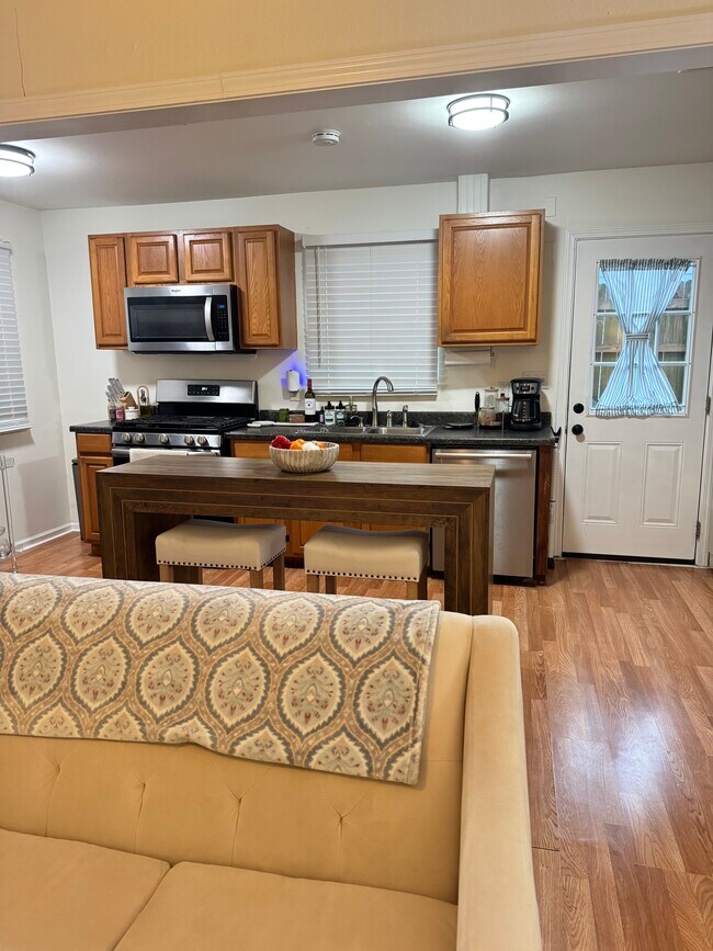 Foto del edificio - 212 Harrison Ave