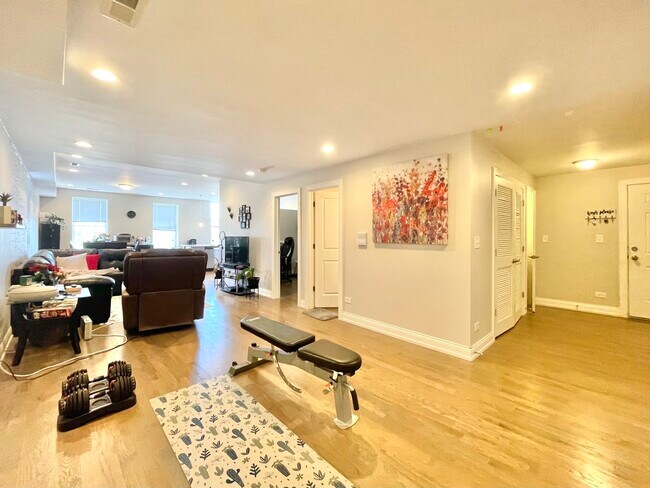 Foto del edificio - 2620 W Cermak Rd