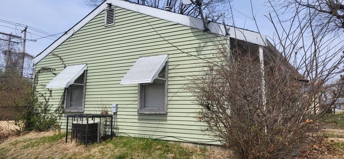 Building Photo - 9877 Dennis Dr