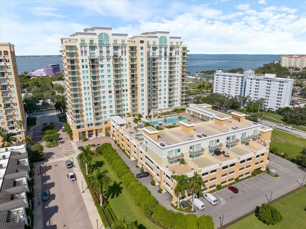 Foto principal - 800 N Tamiami Trl