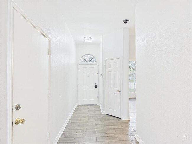 Building Photo - 7400 Crepe Myrtle Dr