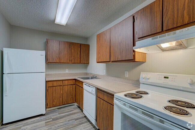2BR, 1BA - 900SF - Kitchen - Maple Park Terraces