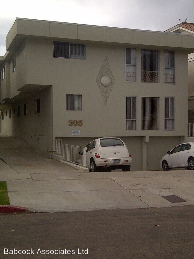 Foto principal - 305 N Broadway