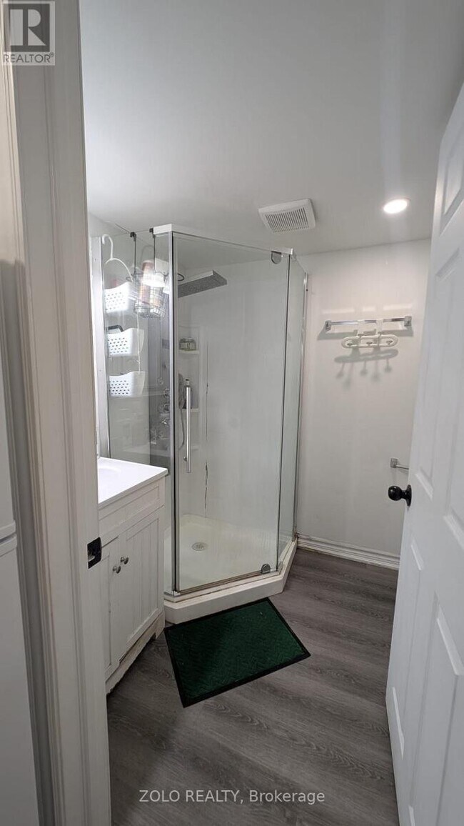 Photo du bâtiment - LOWER / BASEMENT - 285 WEST 31 STREET