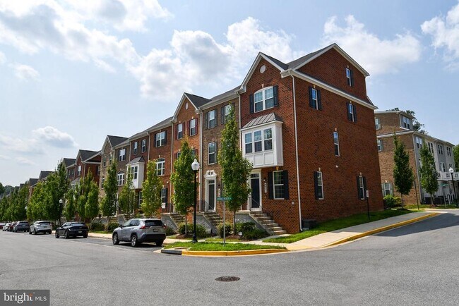Building Photo - 4917 Crest View Dr