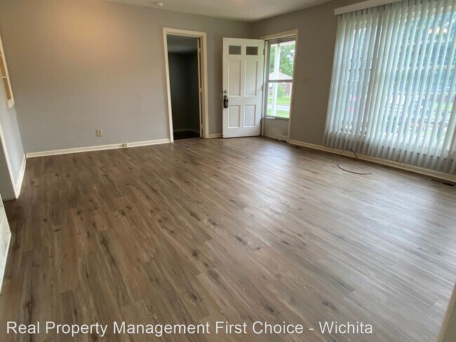Foto del edificio - 3 br, 1 bath House - 1557 N Broadview