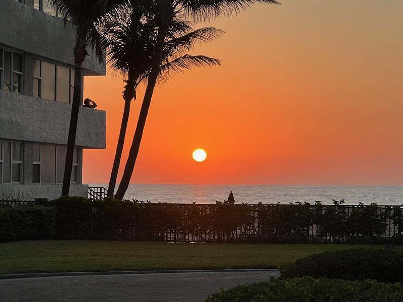 Foto del edificio - 1239 Hillsboro Mile