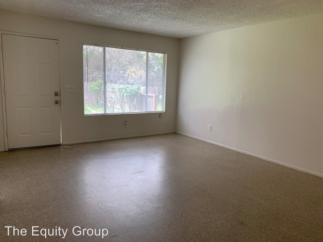 Building Photo - 529 E Kaweah Ave