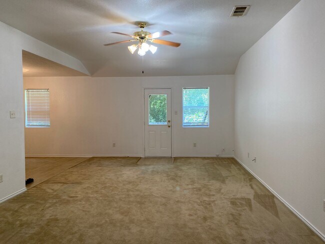 Foto del edificio - 1809 Liberty Hill Dr