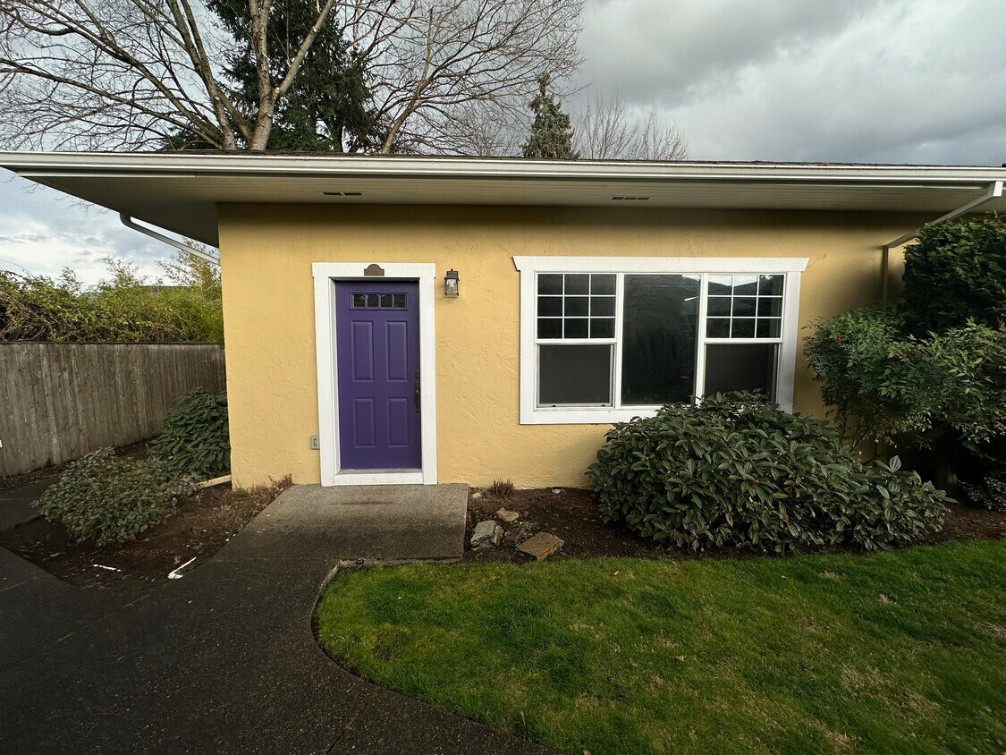 Foto principal - 5816 NE 6th Ave