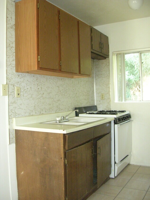 Primary Photo - 522 W Howe St