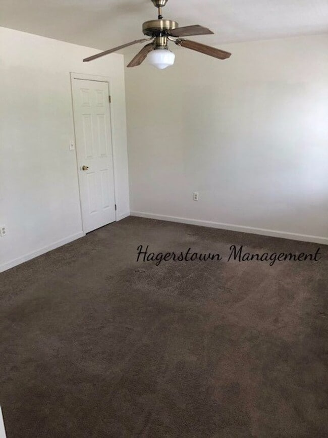 Building Photo - Duplex in Williamsport