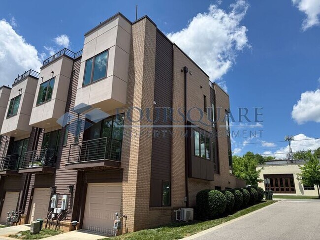 Building Photo - Beautiful  3-Bed / 3.5-Bath End-Unit Townhome with Rooftop Patio, Skyline Views & Climate-Control...