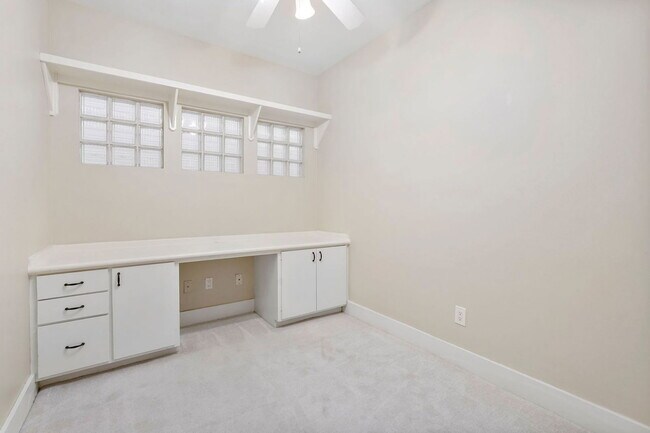 Foto del edificio - 3576 Link Valley Dr.