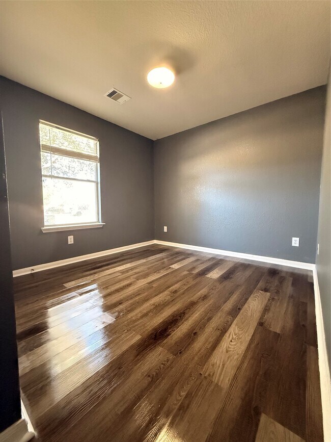 Foto del edificio - 8026 Arrington Forest Ln