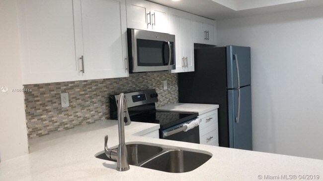 Building Photo - 9135 SW 125th Ave