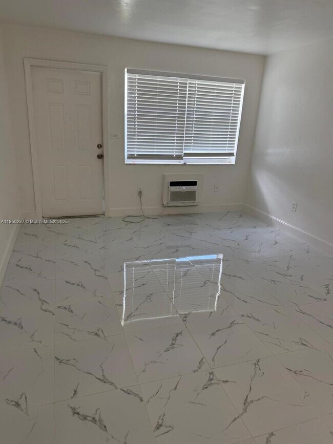 Foto del edificio - 15990 NE 19th Ct