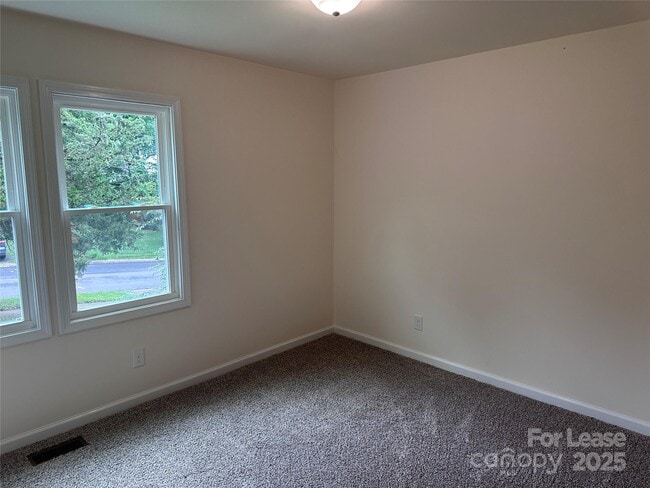 Building Photo - 518 Echodale Dr