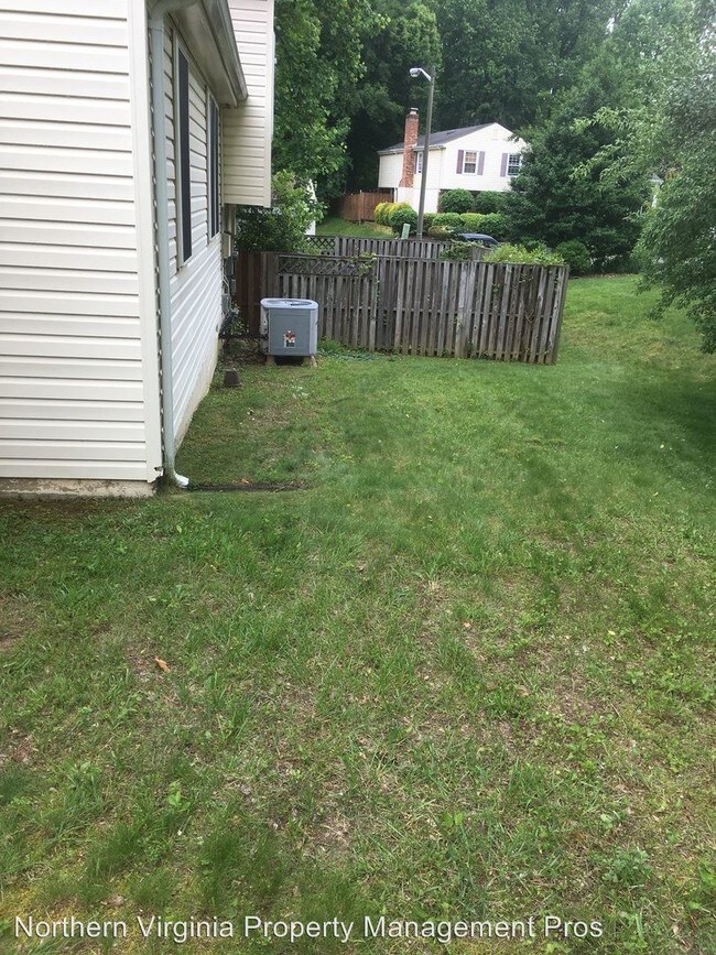 Building Photo - 9219 Claytonia Ln