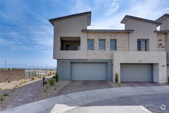 Building Photo - 600 Carriage Hill Dr