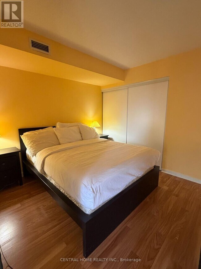 Photo du bâtiment - 76 Shuter St