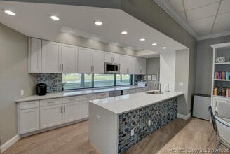 Building Photo - 7380 S Oriole Blvd