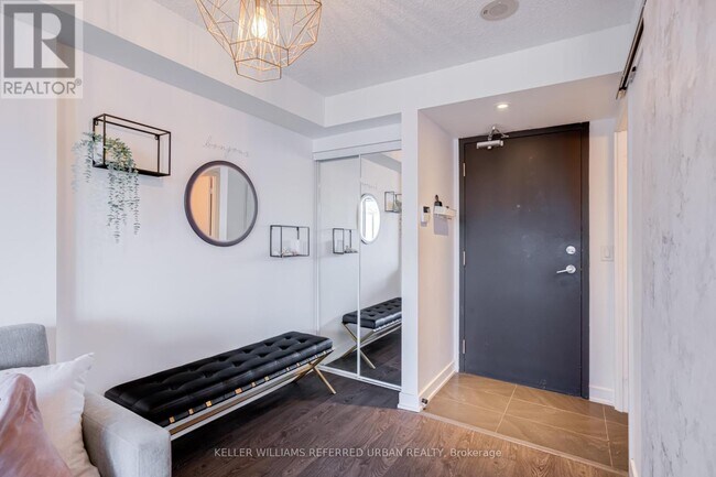 Photo du bâtiment - 11 Superior Ave