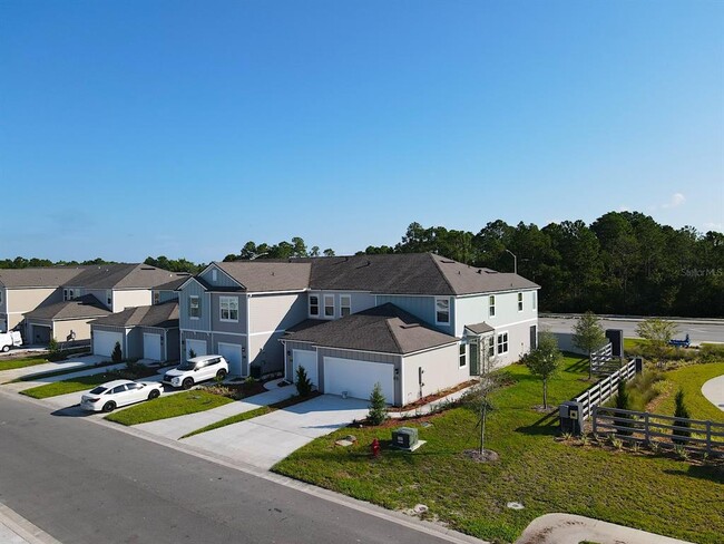 Foto del edificio - 121 Redbud Rd