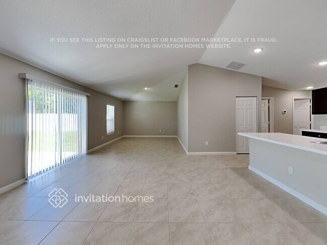Foto del edificio - 554 NW Conover St