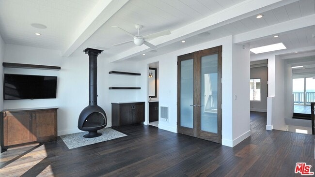 Foto del edificio - 11940 Whalers Ln