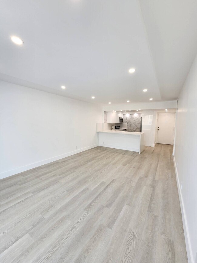 Foto del edificio - 1825 W 44th Pl