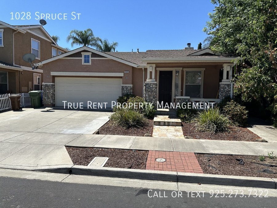 Primary Photo - Gorgeous 3 Bedroom, 2 Bathroom Single Stor...