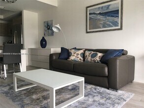 Building Photo - 121 NE 34th St