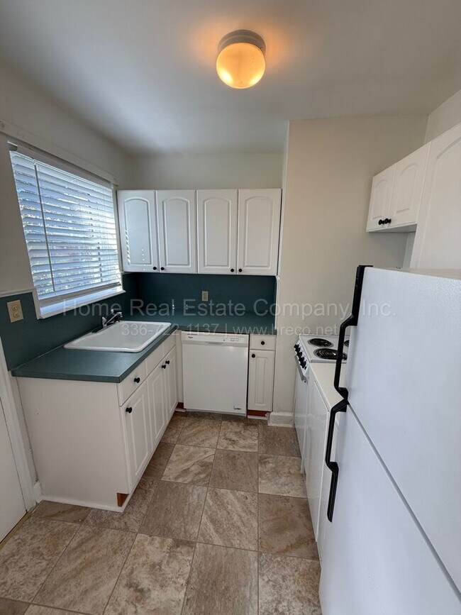 Foto del edificio - 806 N Avalon Rd