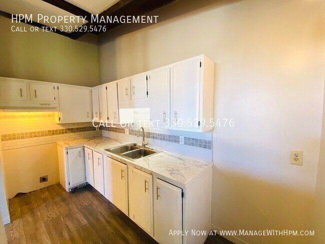 Foto del edificio - 511 Wrexham Ave SW