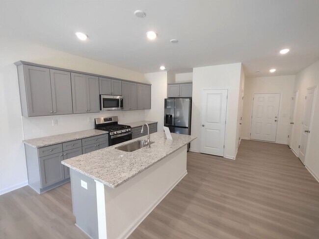 Foto del edificio - Pristine Townhome located in Harpers Run C...