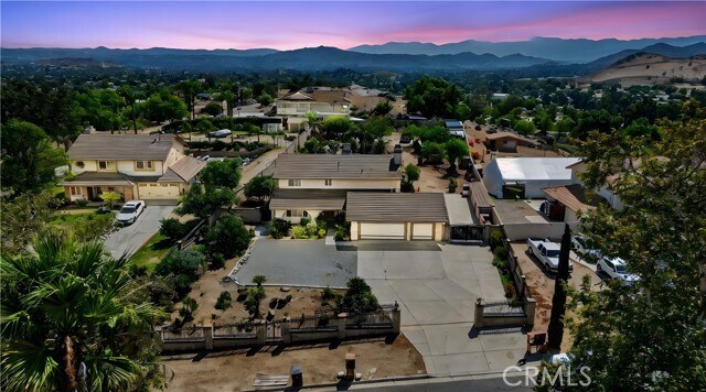 Foto principal - 10728 Valley Dr