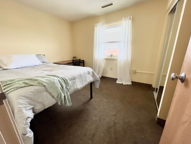 Foto del interior - Bayit Edinboro