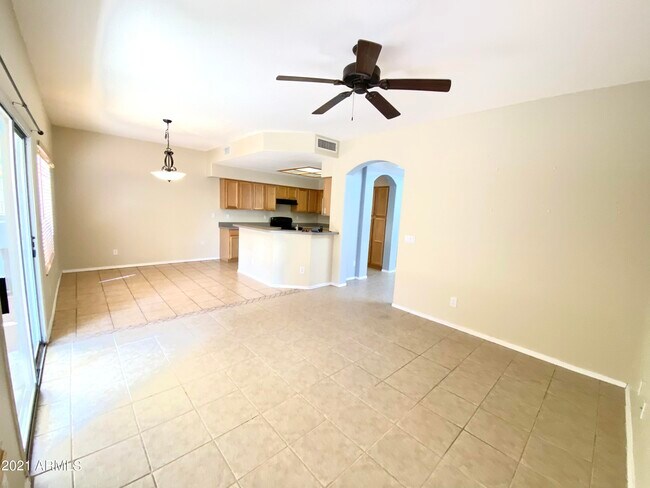 Building Photo - 4917 W Behrend Dr