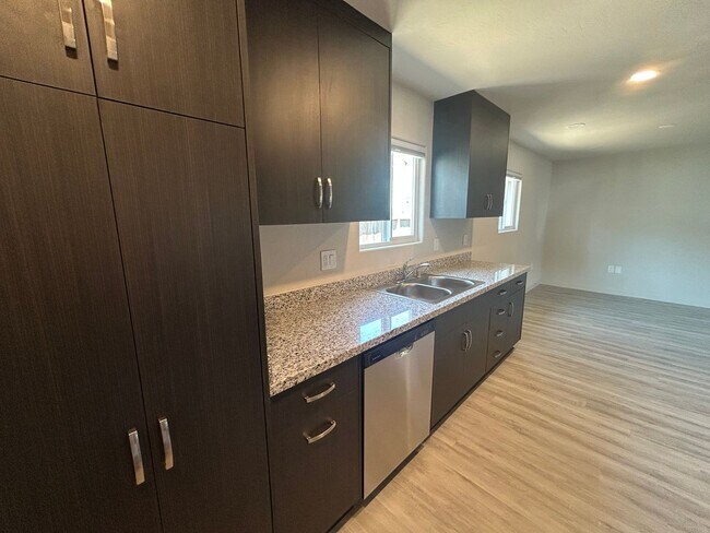 Foto del edificio - 1 bed 1 bath unit - ADU