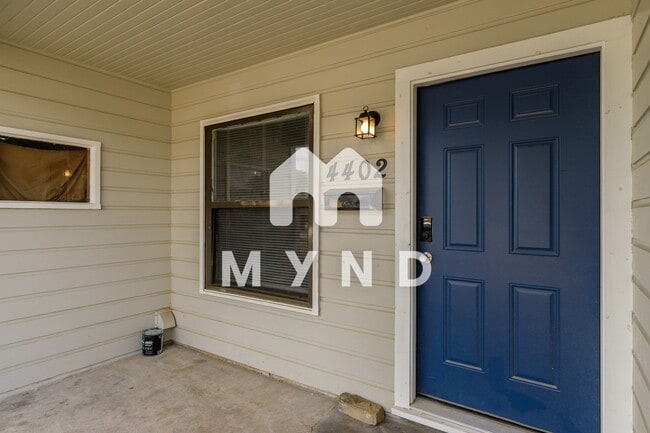 Building Photo - 4402 Mistletoe