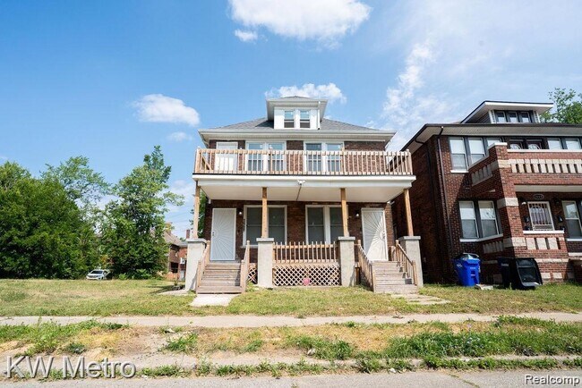 Building Photo - 1668 Blaine St