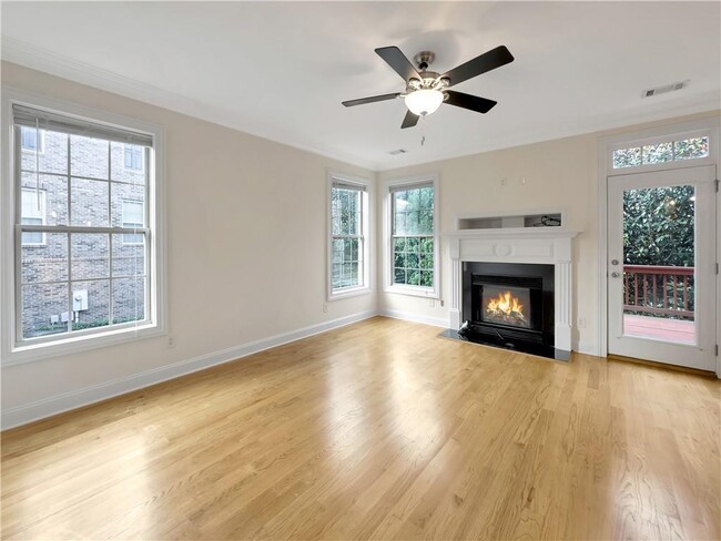 Foto del edificio - 7560 Jamestown Dr