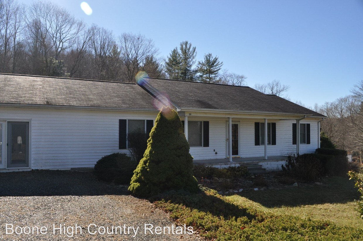 Foto principal - 300 Gap Creek Cir