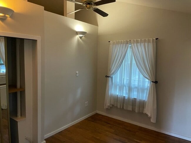 Building Photo - One Bedroom, One Bath Home for Rent in Ash...