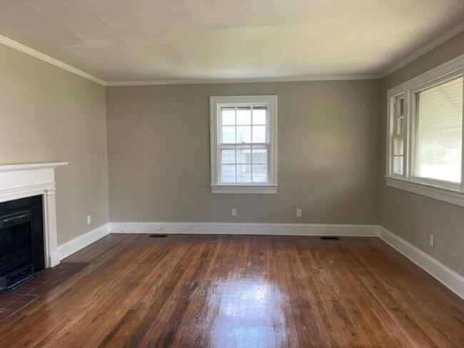 Building Photo - House for Rent