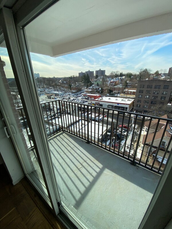 Foto del edificio - 142 Bruce Ave